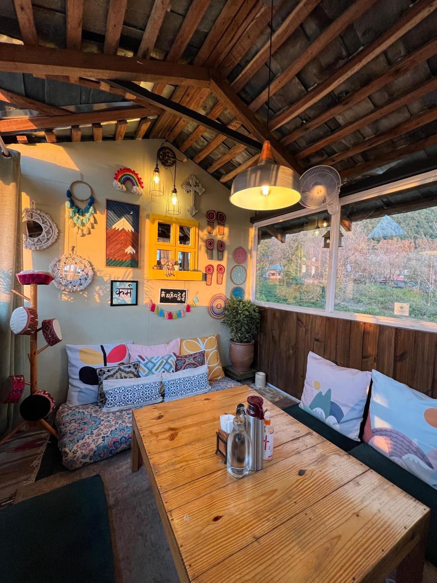 Parvatah Villa Bīr Екстериор снимка