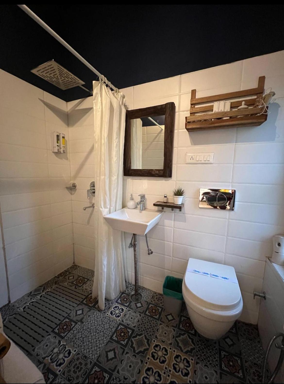 Parvatah Villa Bīr Екстериор снимка